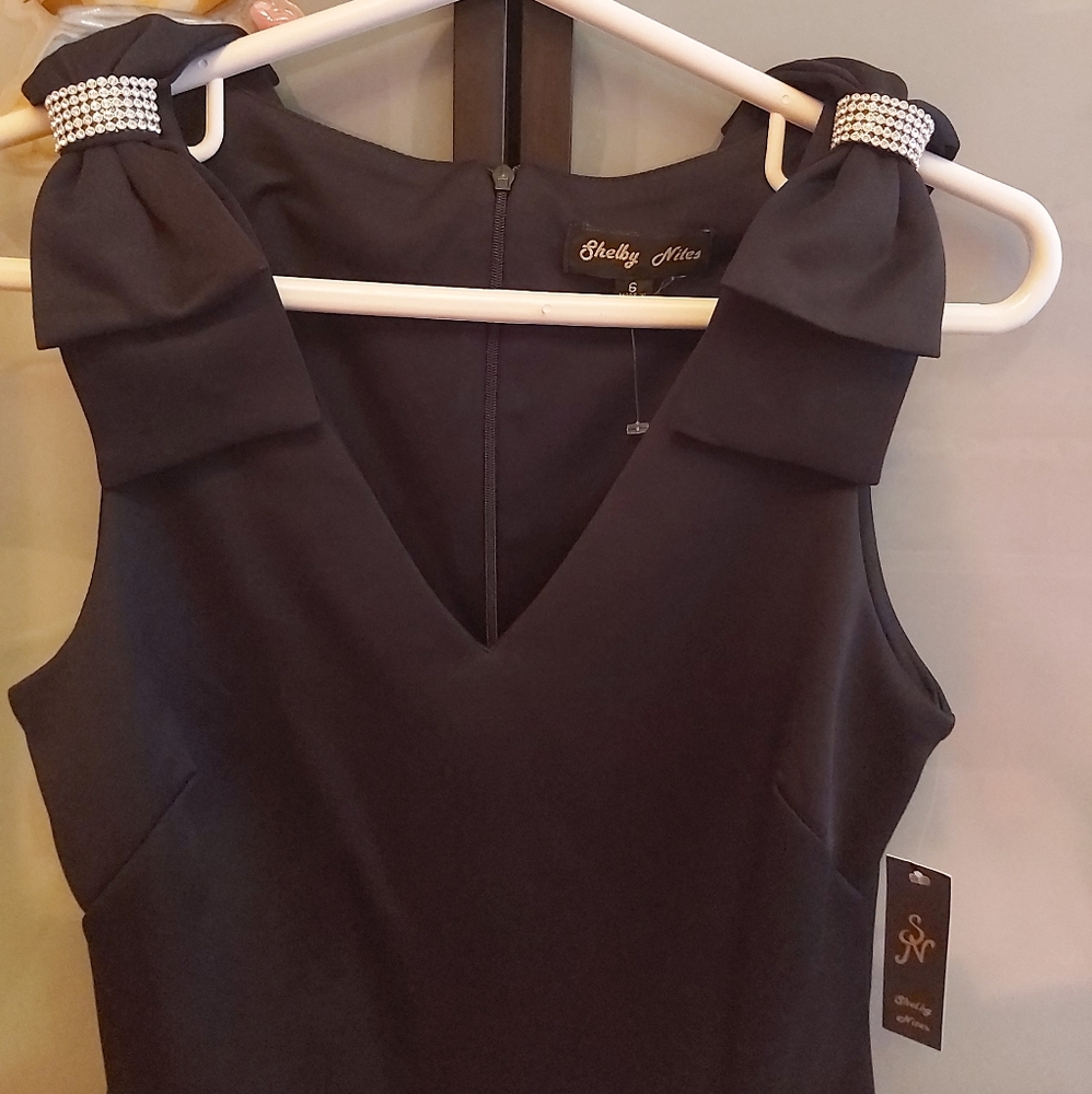 Gorgeous women dress - Picture 3 of 4